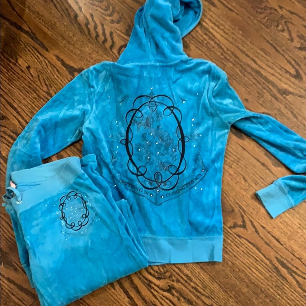 Juice couture velour sweatsuit